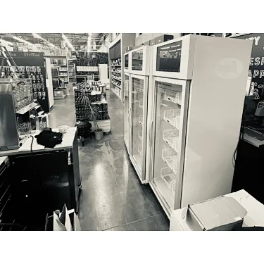 stores with vending machines